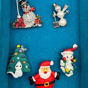 Lot of 5 Christmas Holiday brooches snowmen, cat, Santa, tree